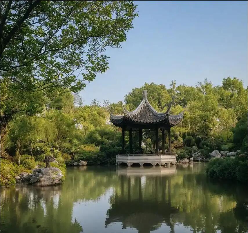 青岛浮夸餐饮有限公司